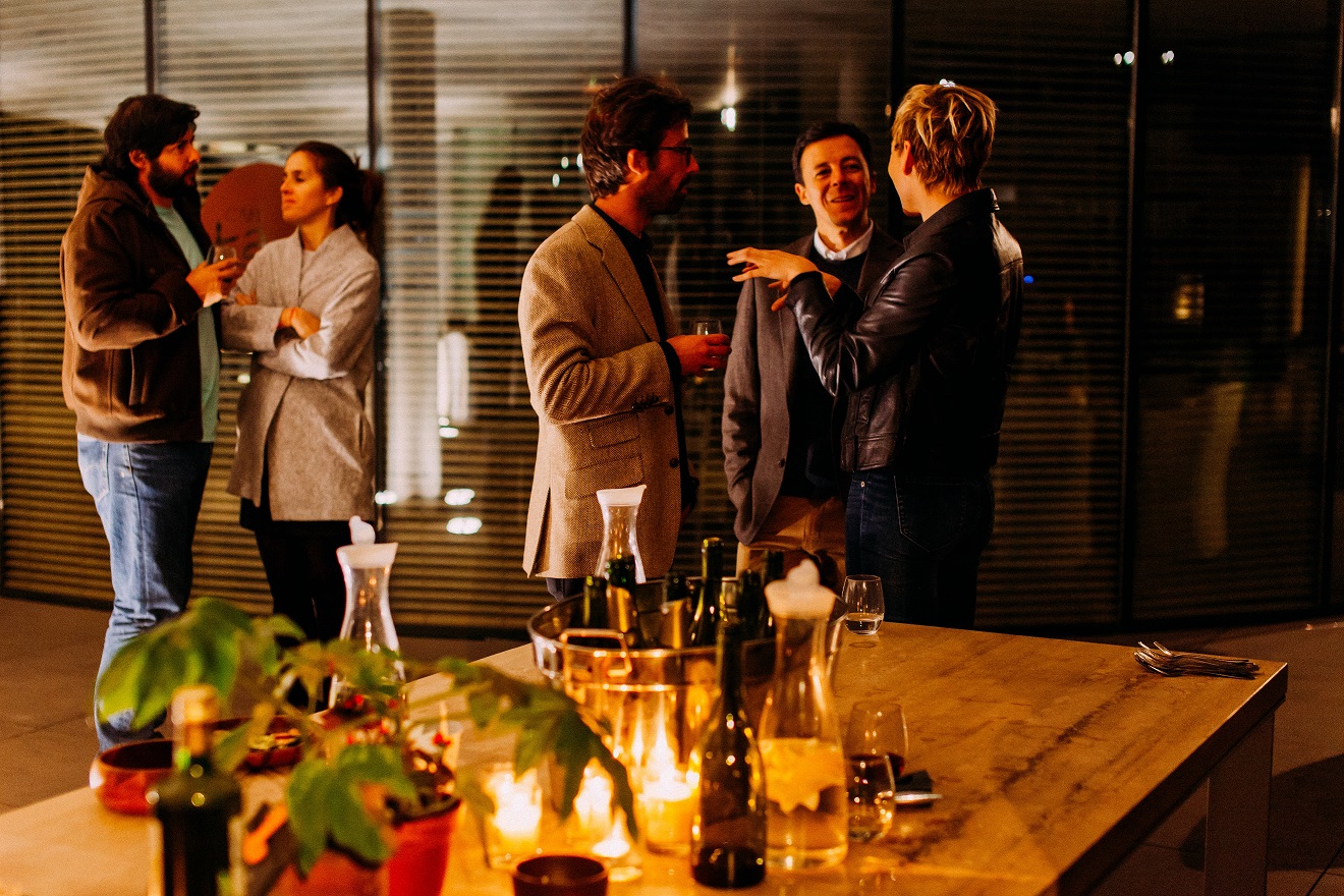 How to start conversation stranger networking event